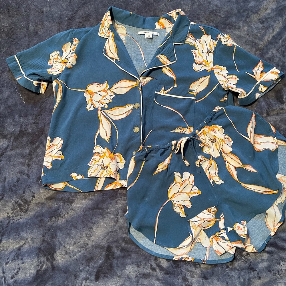 Women’s O’Neill Pajama Set xs